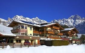 & Appartements Anny Maria Alm Am Steinernen Meer